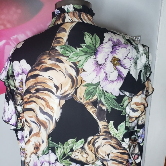 Blouse with ruffles - Picture 3 of 5